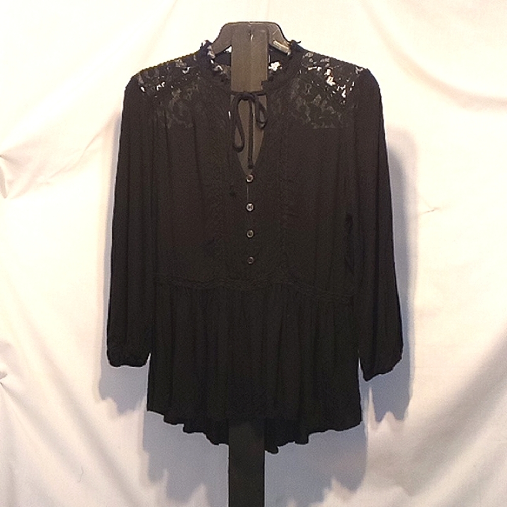 Jolt Lace & Sheer Top